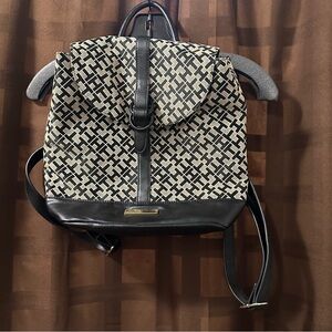 TH PRINT BACKPACK BAG Tommy Hilfiger Designer Logo Print Excellent!!